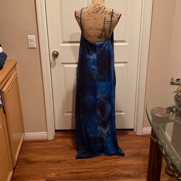 Navy tie dye maxi dress. - Picture 7 of 7